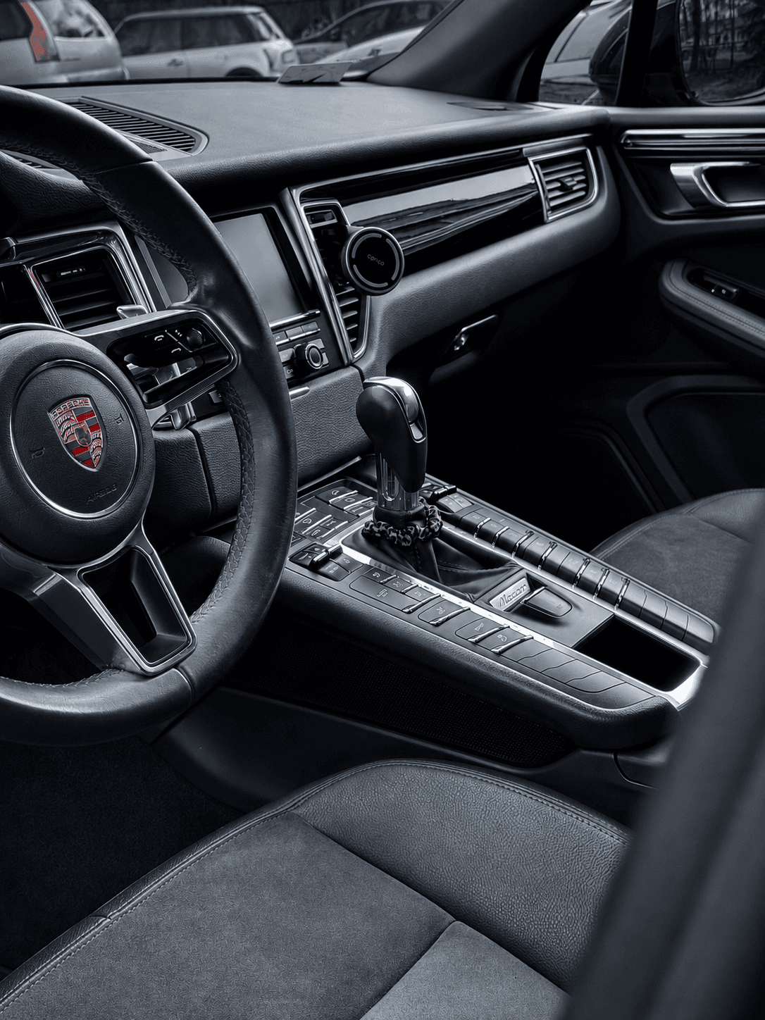 Ravento detailing specialistas darbo metu